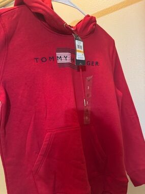 Tommy Hilfiger Men’s Red Crewneck Logo Hoodie